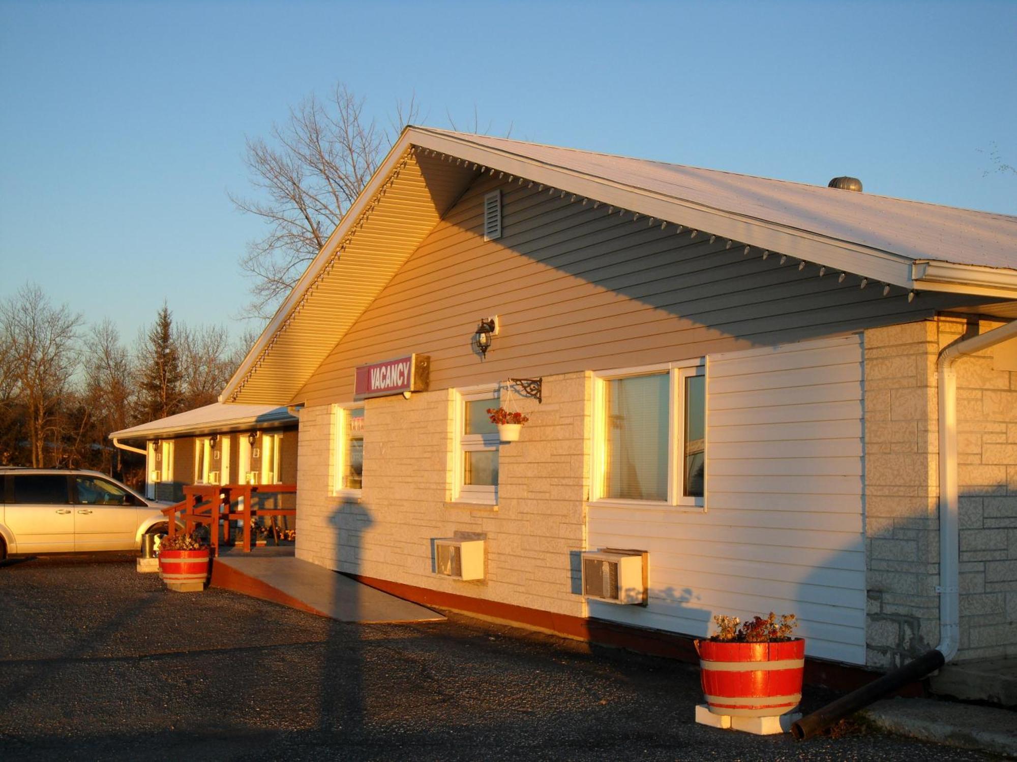 Westway Inn Motel Neepawa 외부 사진