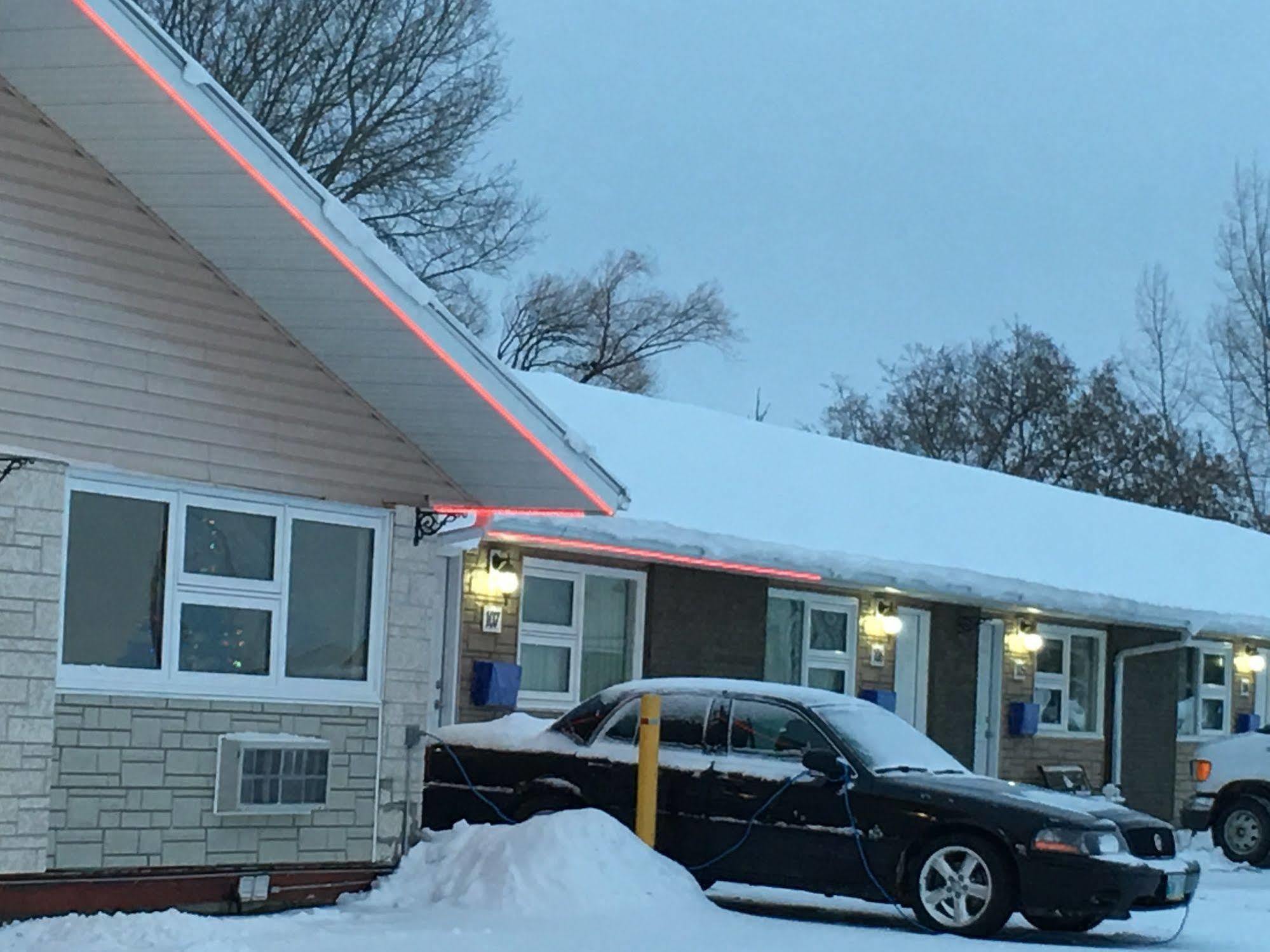 Westway Inn Motel Neepawa 외부 사진