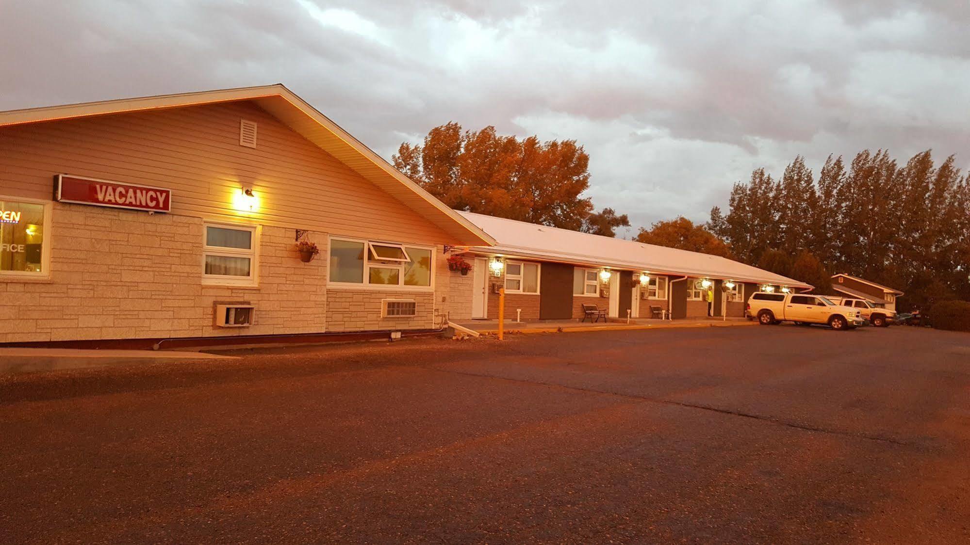 Westway Inn Motel Neepawa 외부 사진